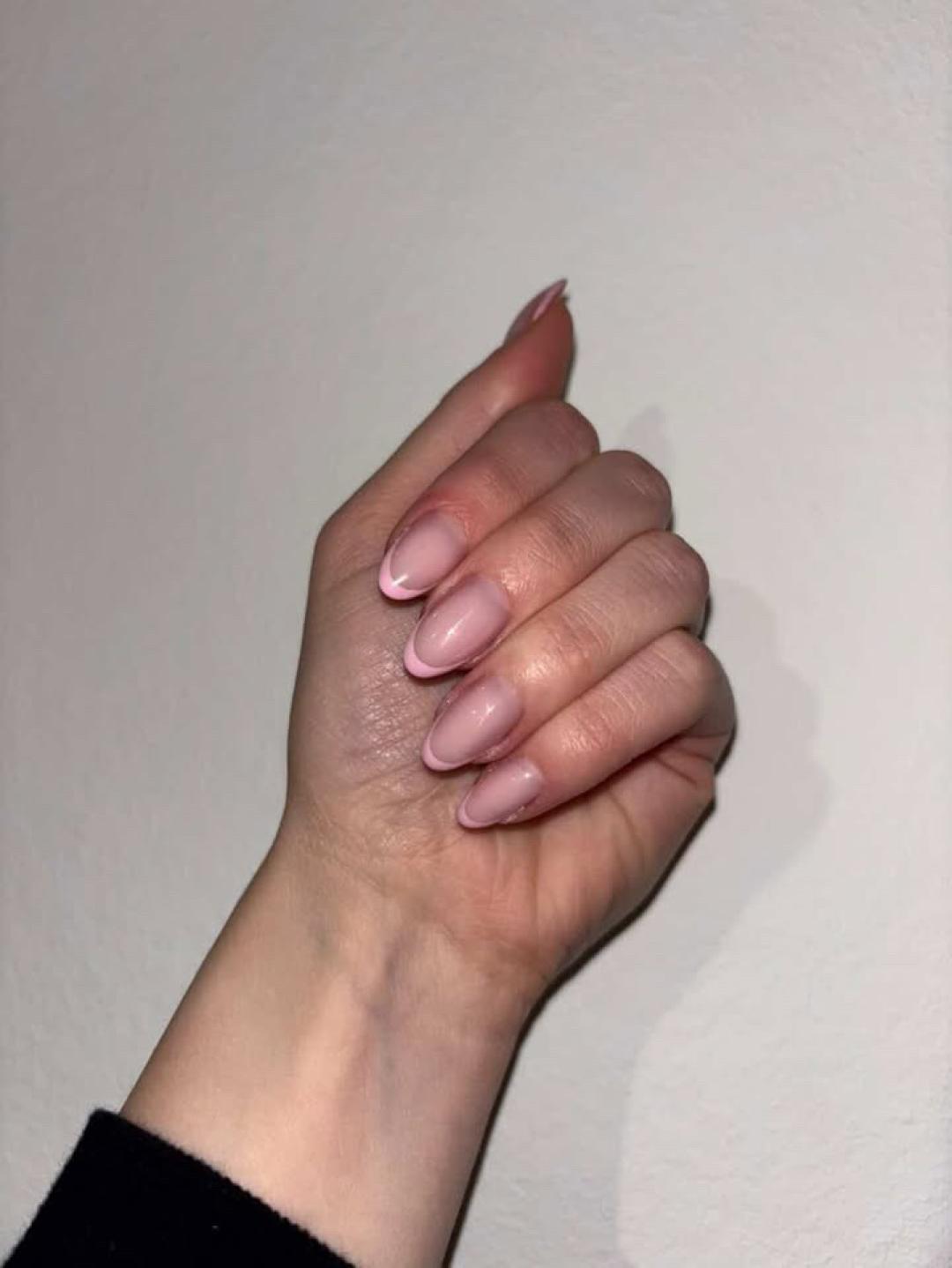 Ugradnja noktiju gelom - S dužina - Gaby Connect, Zagreb Nadogradnja noktiju Nokti Nadogradnja noktiju, Zagreb, Donji grad - Centar