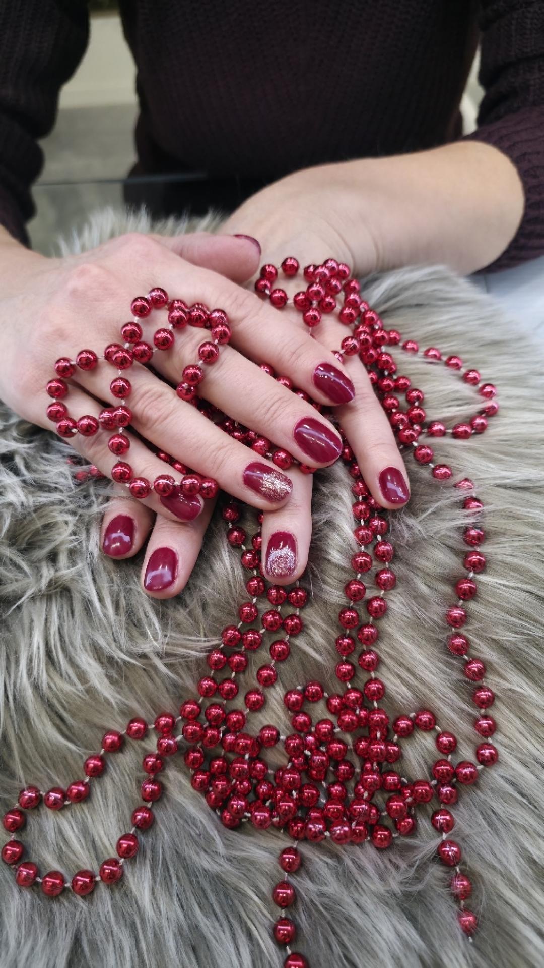 Aura - Zagreb #zagreb Manikura Manikura + trajni lak + parafinska kupka