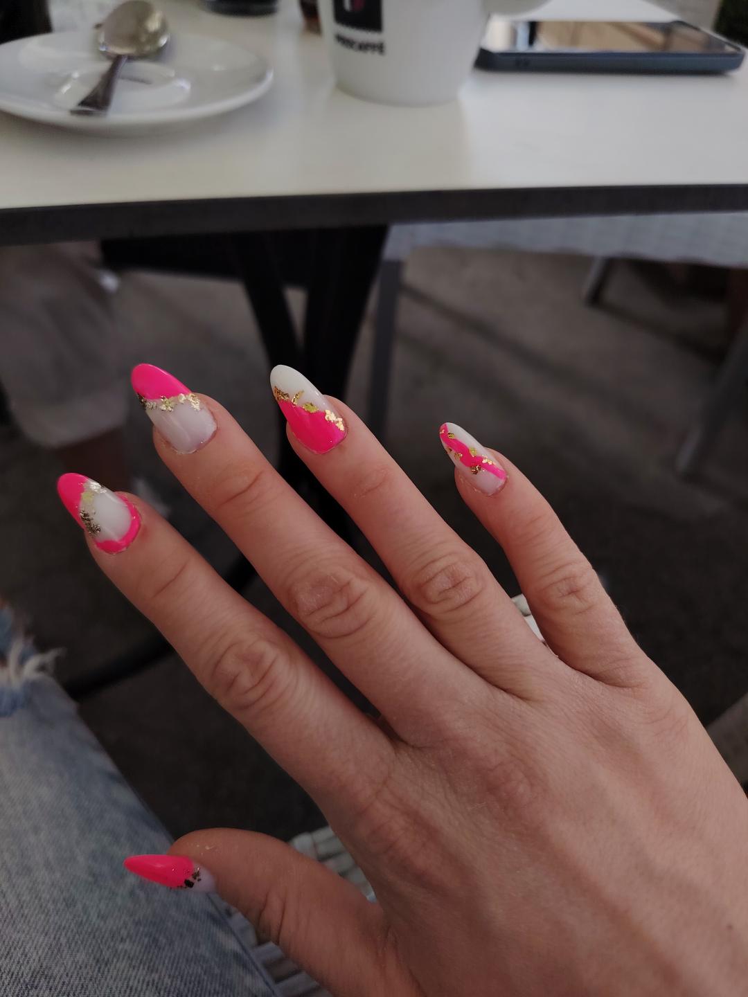 Ugradnja noktiju gelom - M dužina - Empire Nails, Zagreb Nadogradnja noktiju Nokti Nadogradnja noktiju, Zagreb, Donji grad - Centar