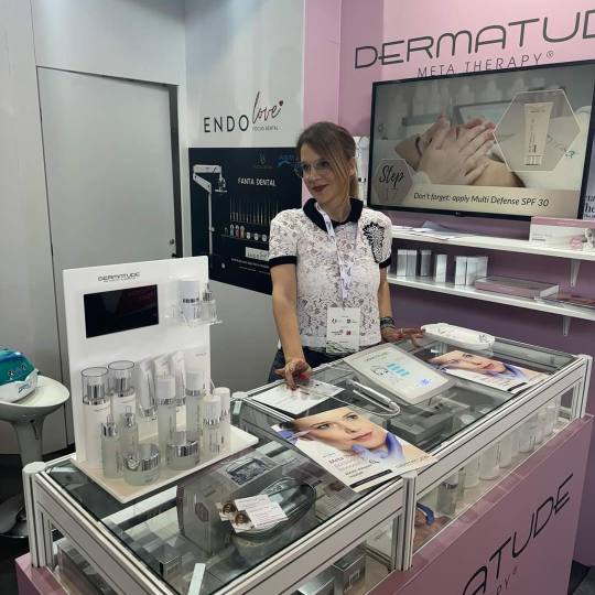 Antiage beauty room Lady Goga #zagreb Tretman lica  Dermatude na sajmu