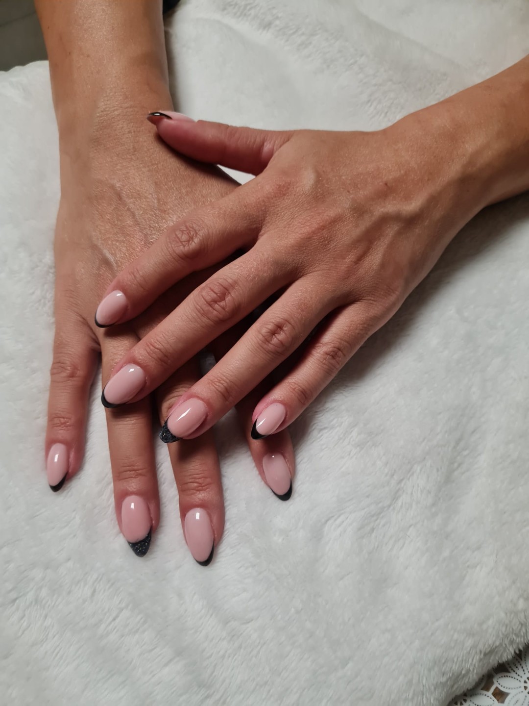 Geliranje prirodnih noktiju bez šablona - M dužina - Maison de Athena, Zagreb Gel lak Nokti Gel lak, Zagreb, Peščenica – Žitnjak