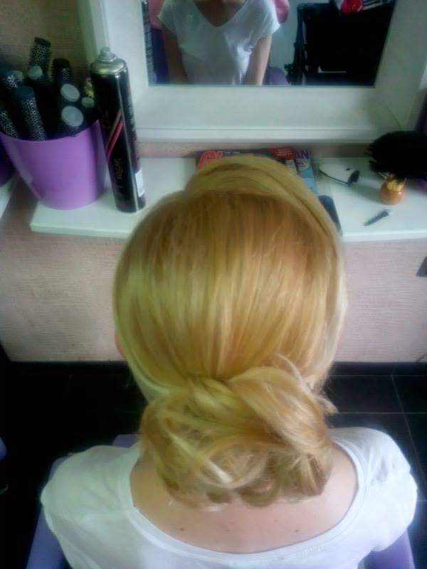 Studio HM #zagreb Njega i ojačavanje kose Svečana frizura