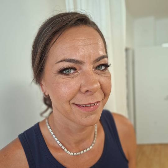 Nails & Beauty Studio usluga