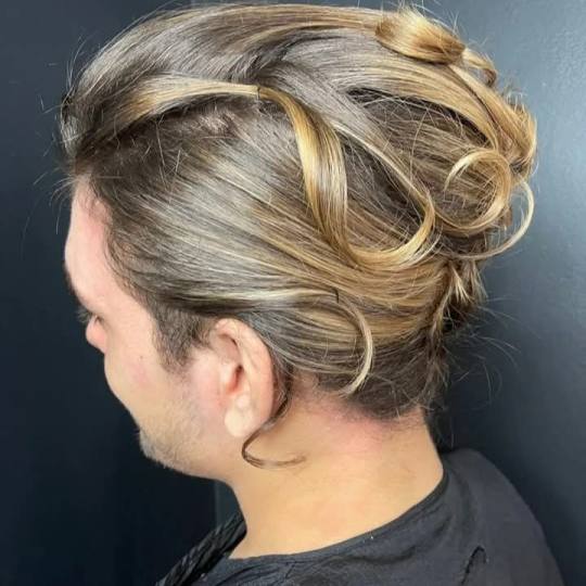 Kudos Hair #zagreb Svečane i frizure za svadbu Svečana frizura - poluduga kosa