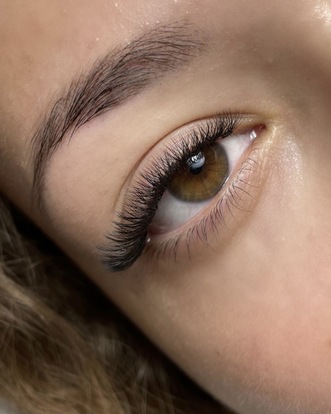 Salon za masažu i njegu tijela “Sanja” #zlatar Obrve Ugradnja trepavica- RUSKI VOLUMEN