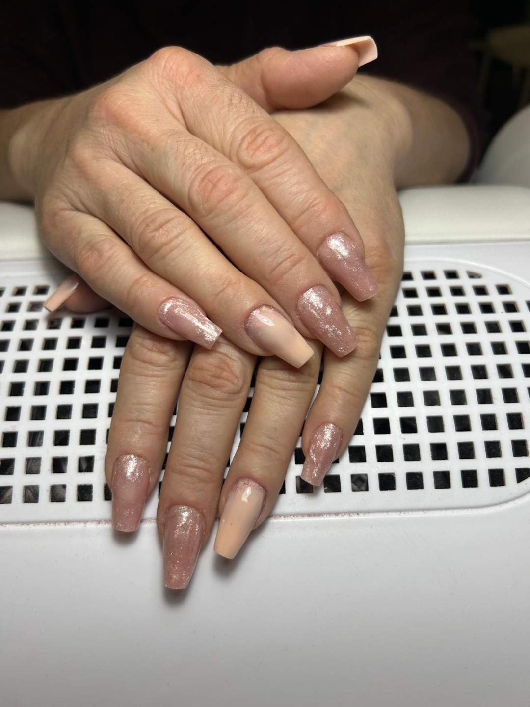 Ugradnja noktiju - M dužina - Glow Differently, Zagreb Nadogradnja noktiju Nokti Nadogradnja noktiju, Zagreb, Donji grad - Centar