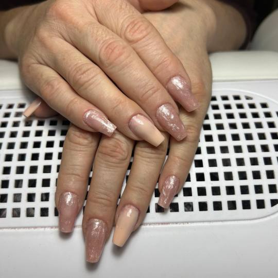 Glow Differently #zagreb Nadogradnja noktiju Ugradnja noktiju - M dužina