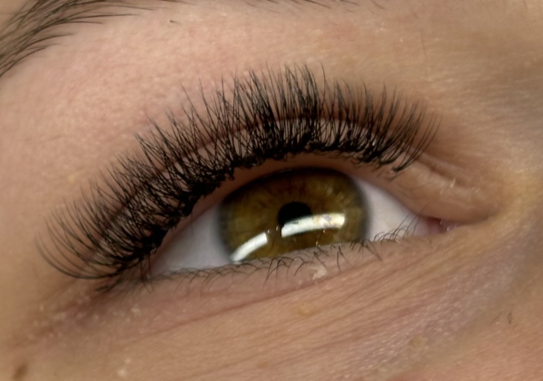 Ugradnja volumenskih trepavica - Sis Beauty Room, Zagreb Nadogradnja trepavica Lice Nadogradnja trepavica, Zagreb, Donji grad - Centar