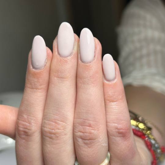 Glow Differently #zagreb Nadogradnja noktiju Ugradnja noktiju - M dužina