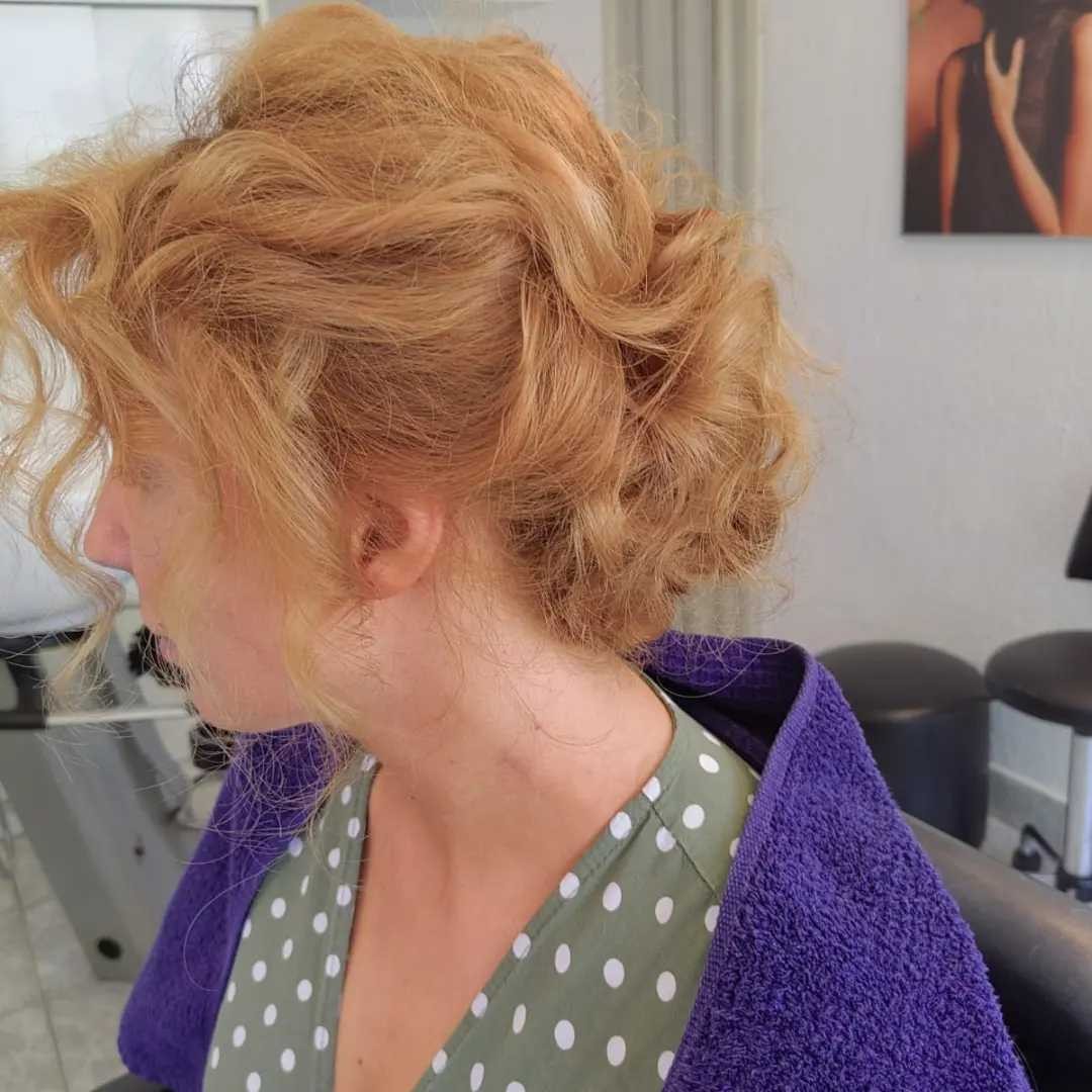 Wikleraj & Frajeraj #zagreb Svečane i frizure za svadbu Svečana frizura dignuta kosa - poluduga kosa