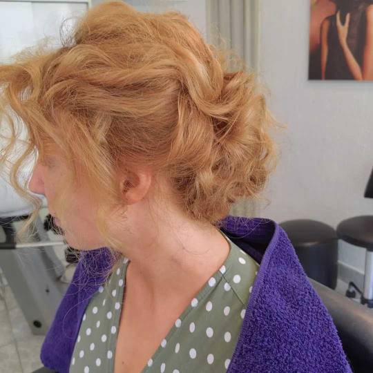 Wikleraj & Frajeraj #zagreb Svečane i frizure za svadbu Svečana frizura dignuta kosa - poluduga ko