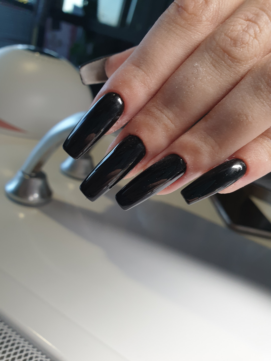 Nadopuna noktiju - L dužina - Nail service, Zagreb Izlivanje noktiju Nokti Izlivanje noktiju, Zagreb, Novi Zagreb – zapad