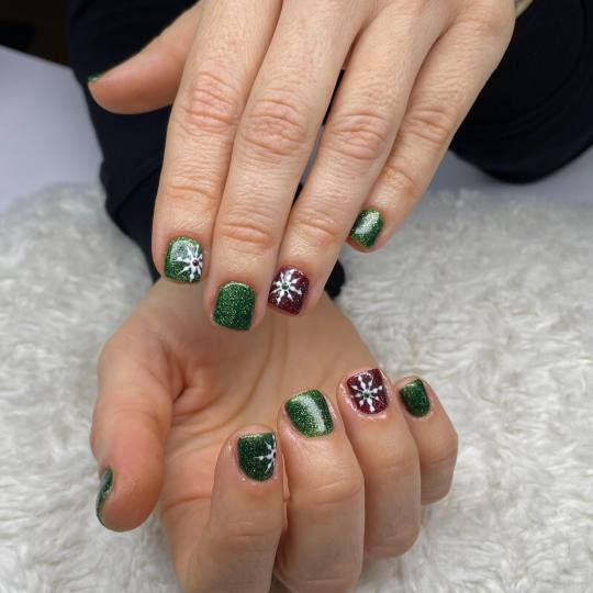 Nails & Beauty Studio usluga