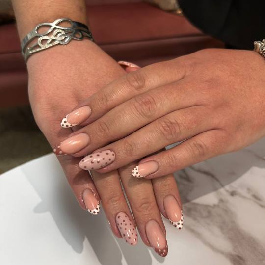 Beauty Box Studio #osijek Nadogradnja noktiju Ugradnja noktiju gelom - L dužina Jesenske boje su tu