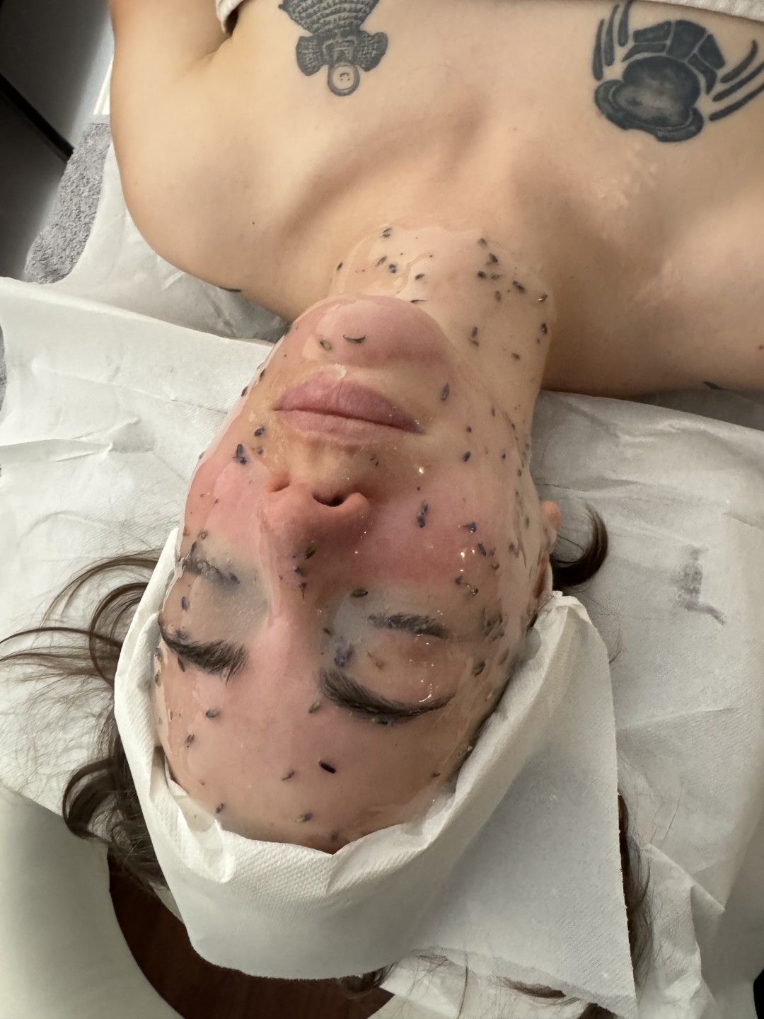 Vanja’s Beautique #zagreb Maske za lice Glow up - radiofrekvencija lica + mikra + serum + jelly maska