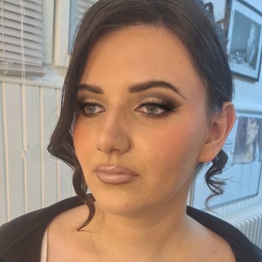 TLS #zagreb Make-up / šminkanje Profesionalno šminkanje + umjetne trepavice - za dame Make up za s