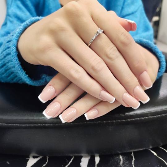 Roses & friends usluga