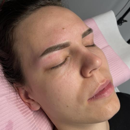 Petite beauté #zagreb Trajna šminka Puder obrve