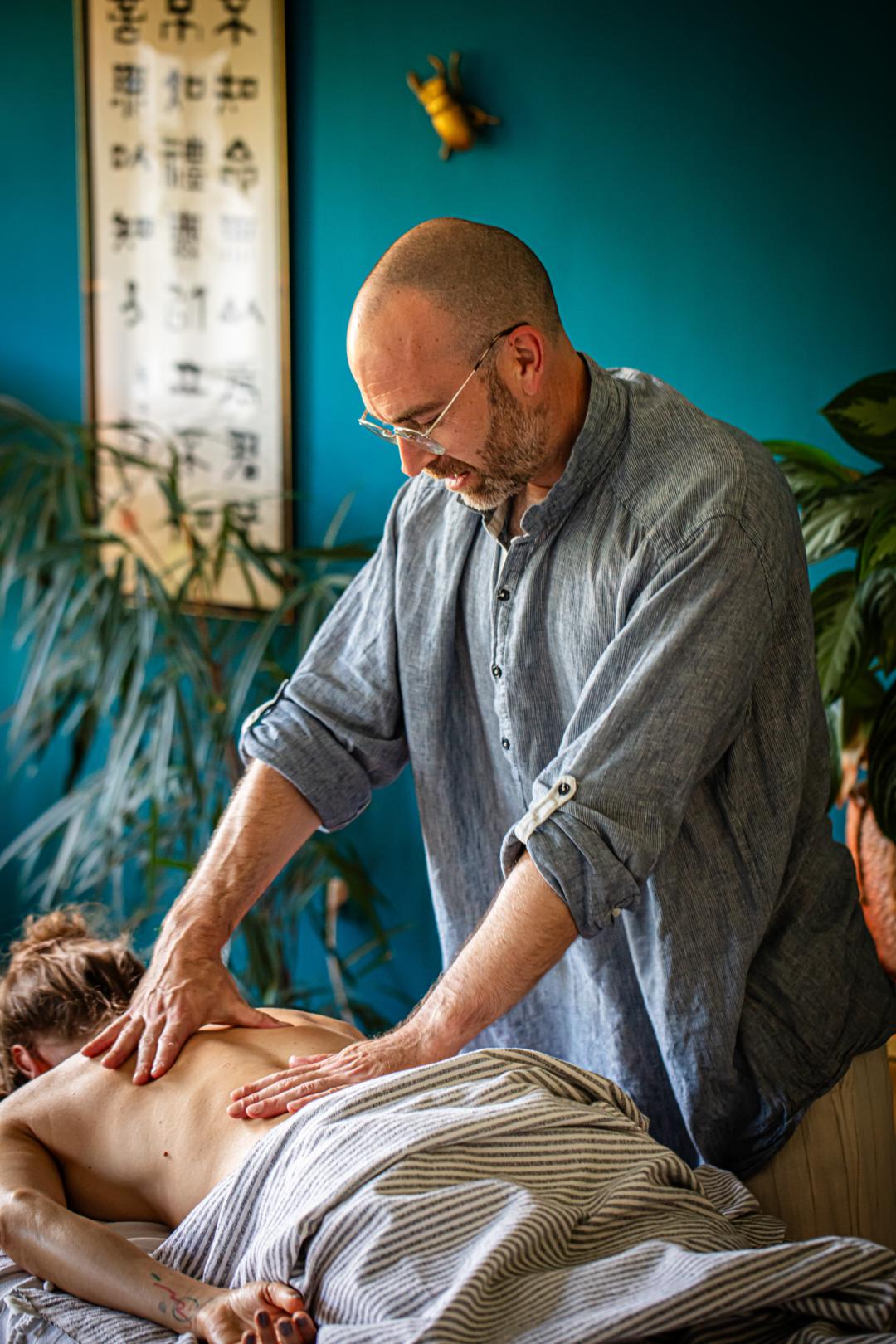Ola-Nik masaža – mobilni salon #zagreb Masaža za opuštanje / relax / antistres Relax / sportska masaža - 45 minuta