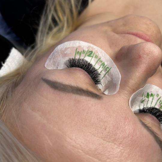 Studio Bellezza #velika-gorica Nadogradnja trepavica Ugradnja volumenskih+ trepavica