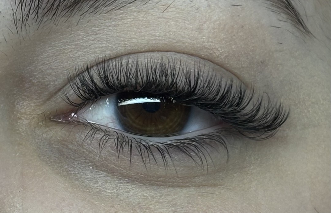 Sis Beauty Room #zagreb Nadogradnja trepavica Ugradnja volumenskih trepavica