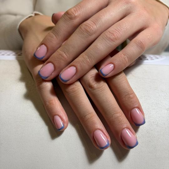 Glow Differently #zagreb Ukrašavanje noktiju French - dodatak uz uslugu