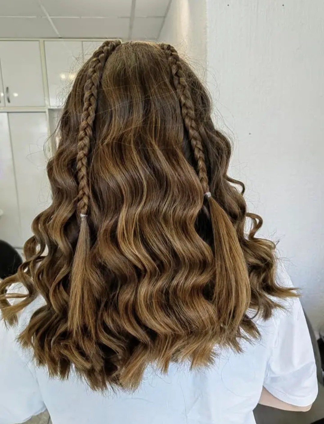 Wikleraj & Frajeraj #zagreb Uvijanje, kovrče i valovi Uvijanje kose uvijačem - poluduga kosa