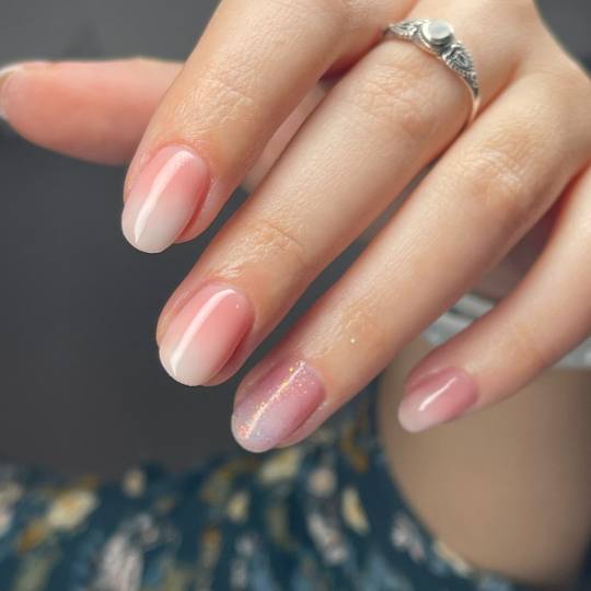 Beauty Studio Amina #zagreb Ojačavanje noktiju Geliranje prirodnih noktiju (bez produživanja)