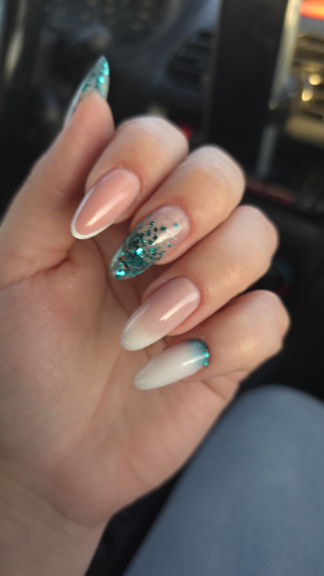 Daniva brow and beauty #zagreb Izlivanje noktiju Ugradnja noktiju gelom - L dužina