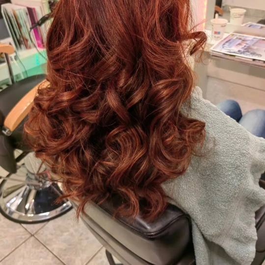 Wikleraj & Frajeraj #zagreb Uvijanje, kovrče i valovi Uvijanje kose uvijačem - duga kosa