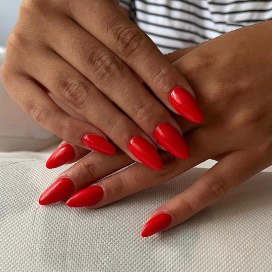 Glow Differently #zagreb Nadogradnja noktiju Ugradnja noktiju - M dužina