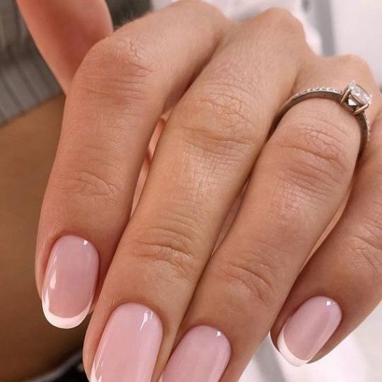 Nails & Beauty Studio #zagreb Izlivanje noktiju UGRADNJA/PRODULJIVANJE noktiju gelom - L dužina