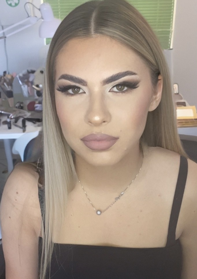 Lash and Brow studio #rogoznica Make-up / šminkanje Profesionalno šminkanje - svečani make up + umjetne trepavice