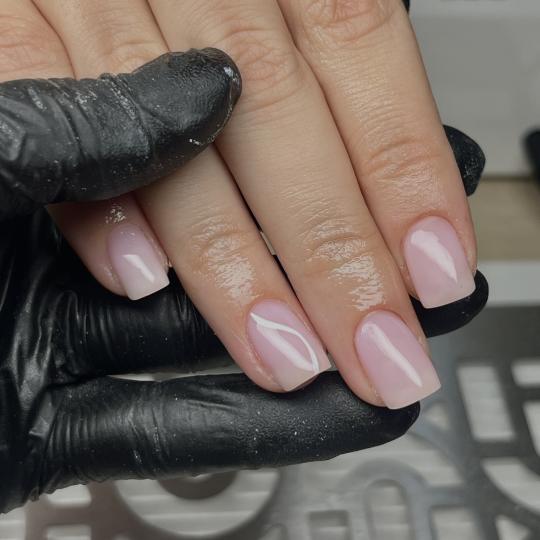 Mia’s Beautique #zagreb Gel lak Comby manikura i gradivni trajni lak -ruke