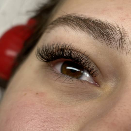 Sis Beauty Room #zagreb Nadogradnja trepavica Ugradnja volumenskih trepavica