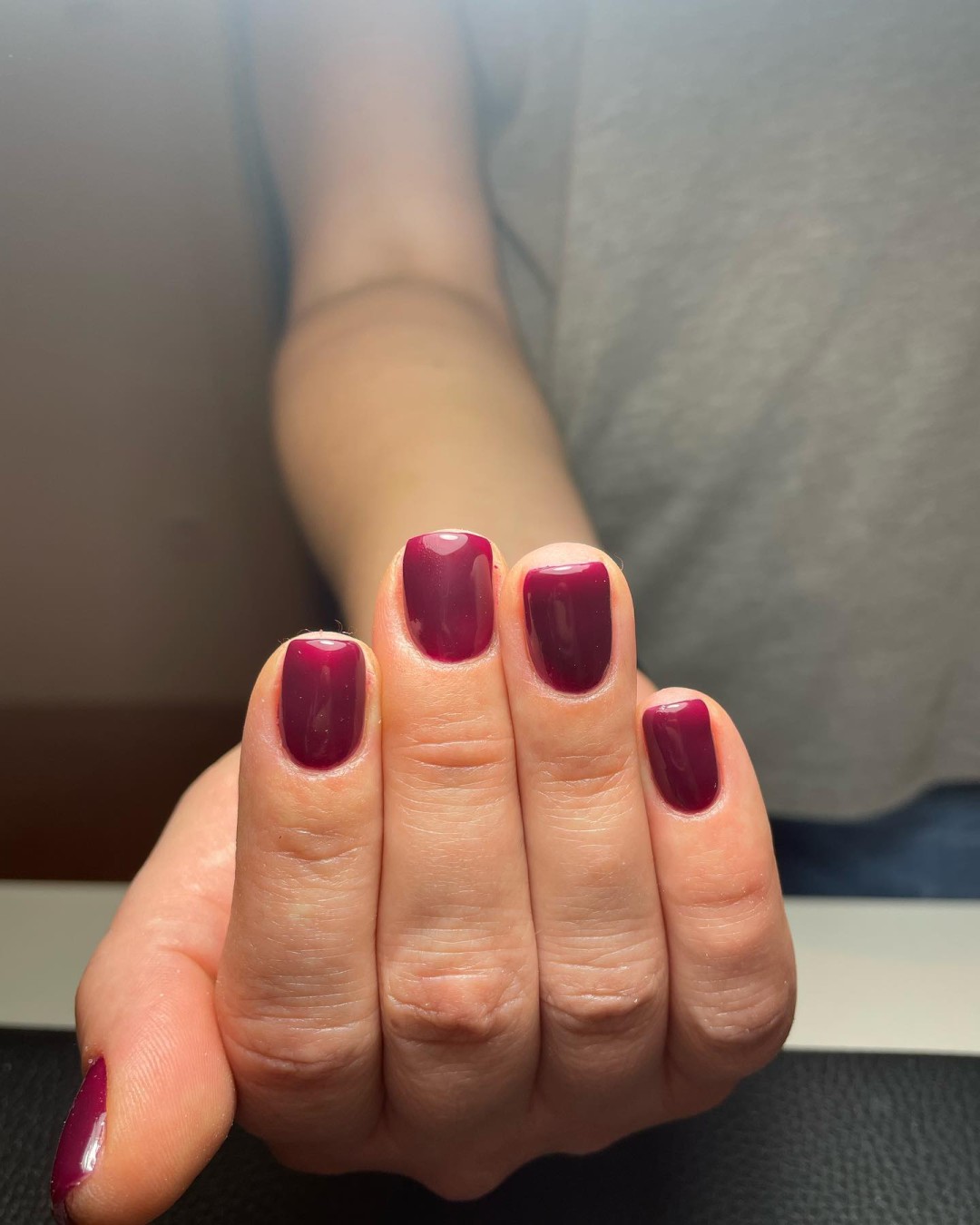 Beauty studio Maja #zagreb Gel lak Ojačani trajni lak - ruke s veličina