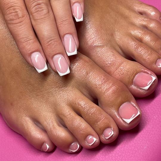 Beauty Studio Amina #zagreb Gel lak Gel ugradnja noktiju M dužina Ugradnja M dužina i trajni lak n