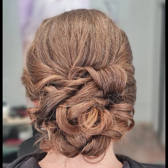 Mary 2M #zagreb Svečane i frizure za svadbu Svečana frizura - ekstra duga kosa Gđica je imala dov