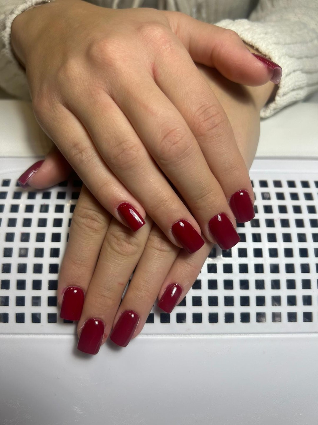 Manikura + trajni lak - Glow Differently, Zagreb Manikura Nokti Manikura, Zagreb, Donji grad - Centar