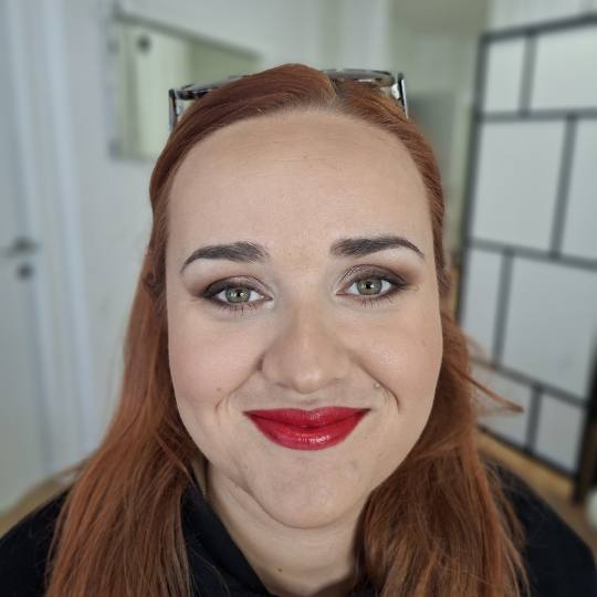 Nails & Beauty Studio usluga