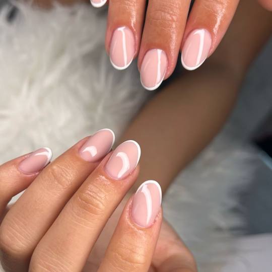 Beauty Studio Amina #zagreb Nadogradnja noktiju French nadoplata