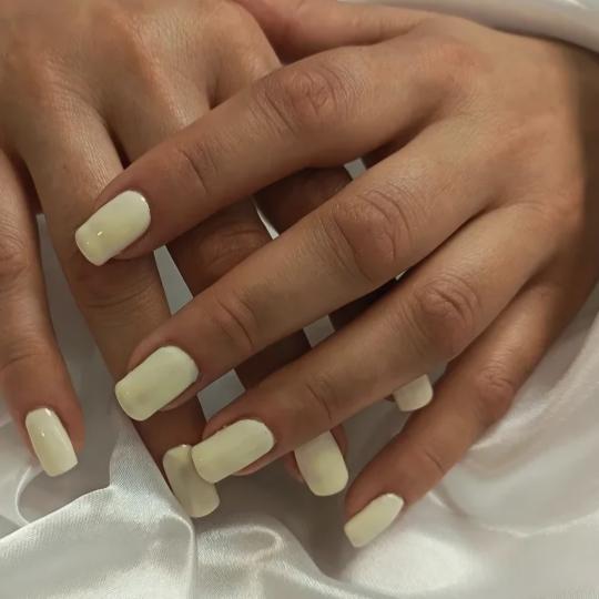Alum beauty studio #rijeka Manikura Comby manikura + trajni lak Comby manikura je tip obrade nokti�