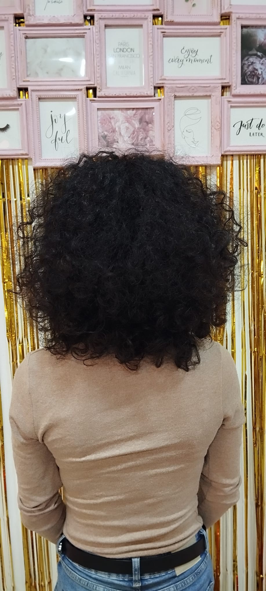 Hairlookboutique #zagreb Žensko šišanje Paket usluga za kovrčavu kosu - poluduga kosa