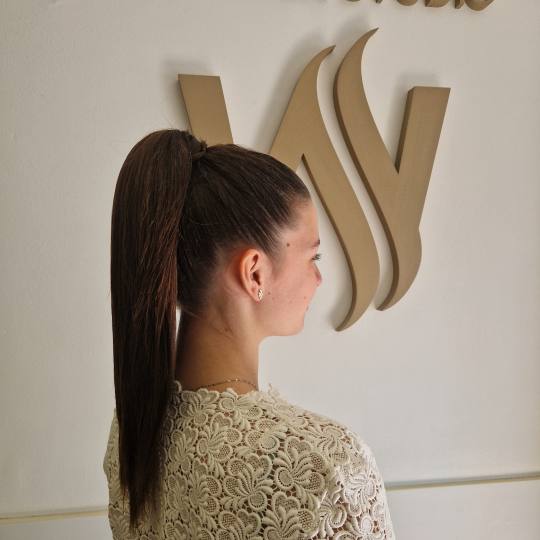 Frizerski salon W #zagreb Svečane i frizure za svadbu Svečana frizura - ekstra duga kosa