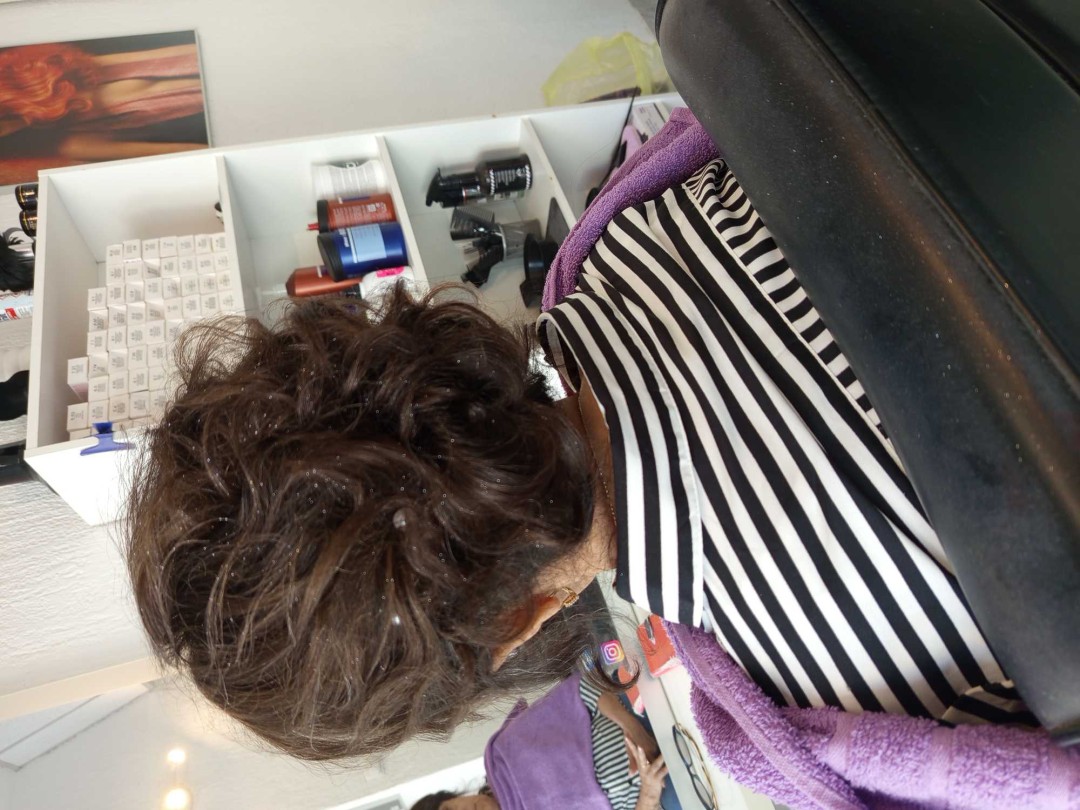 Wikleraj & Frajeraj #zagreb Svečane i frizure za svadbu Svečana frizura dignuta kosa - poluduga kosa