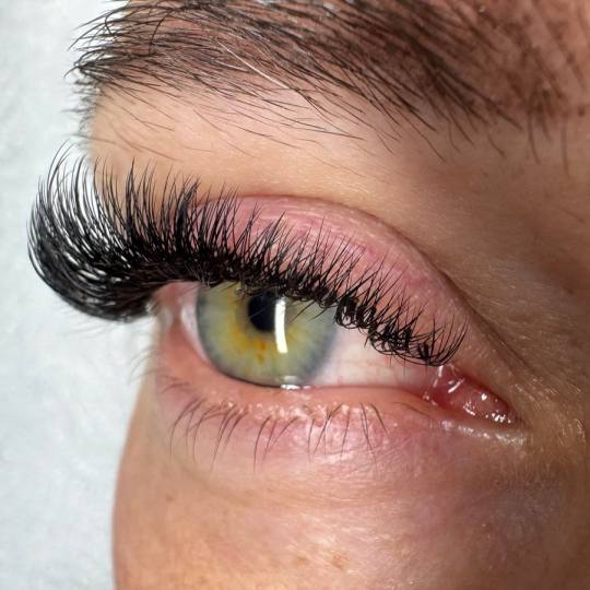 MOELL beauty #zagreb Nadogradnja trepavica Ugradnja volumenskih trepavica