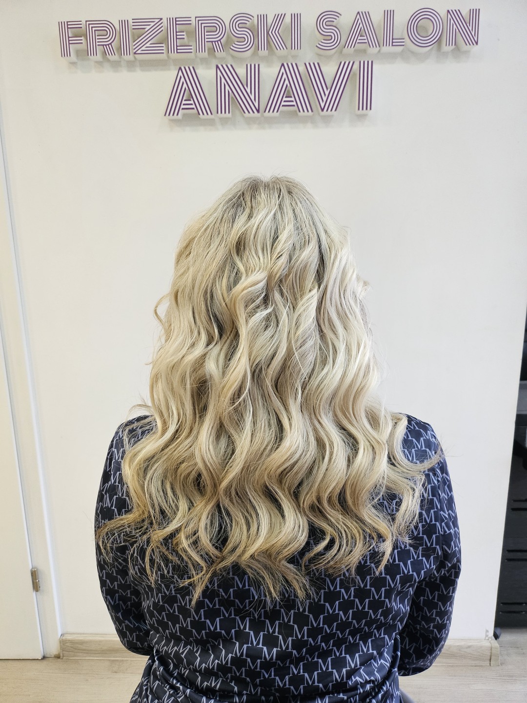 Anavi #zagreb Feniranje i stiliziranje Kovrče figarom - duga kosa