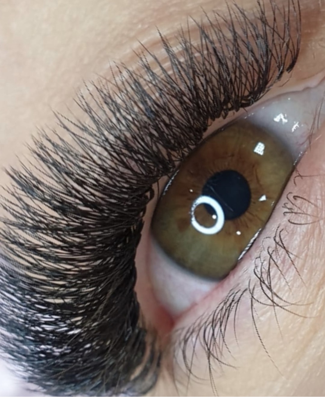 Beauty studio L #zagreb Nadogradnja trepavica Ugradnja volumenskih trepavica