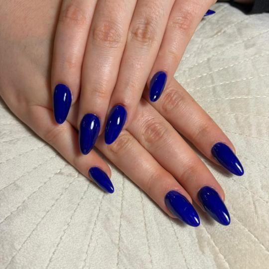 Glow Differently #zagreb Nadogradnja noktiju Ugradnja noktiju - M dužina