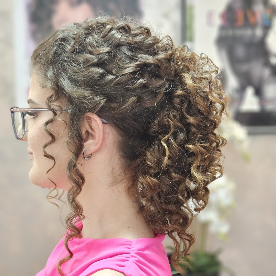 Mary 2M #zagreb Svečane i frizure za svadbu Svečana frizura - ekstra duga kosa